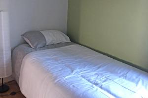 Courtyard Holiday Cottage No 8 by Trident Holiday Homes