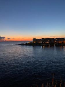 F1 - Modern two bedrooms Flat sea View, St Julians
