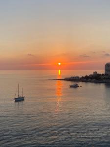 F1 - Modern two bedrooms Flat sea View, St Julians