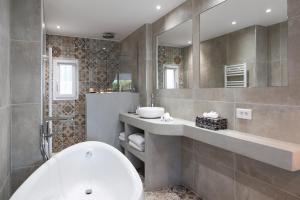 Hotels Hotel Font Mourier : photos des chambres