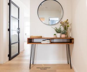 Nice bright apartment near the sea and the marina