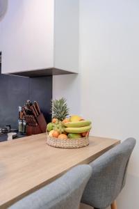 Beautiful 2 bedrooms split level Fulham Apartment