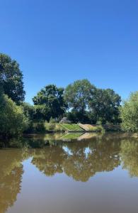 Villas Magnifique chateau au bord de la Mayenne 18 couchages : photos des chambres