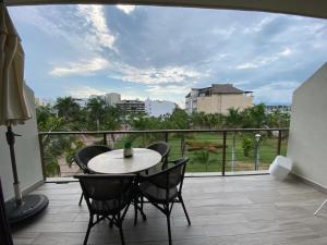 Modern stylish apt. steps away from the beach