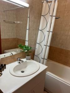 Flora Hotel Apartment 103