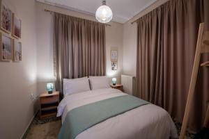 Nimas house, traditional flat with lake view