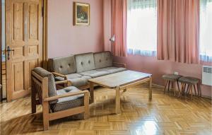 Two Bedroom Holiday Home in Osno Lubuskie