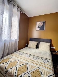 Appartements STUDIO GARE AMIENS TOUT EQUIPE NETFLIX WIFI 2PERS : photos des chambres