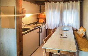 Maisons de vacances Nice home in Ferrires-Poussarou with 2 Bedrooms : photos des chambres