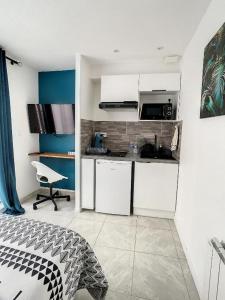 Appartements STUDIO COSY HYPER CENTRE GARE AMIENS WIFI NETFLIX 2 PERS : photos des chambres