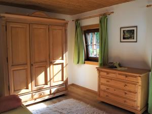 Apartment in Fügen near Hochzillertal Skiing