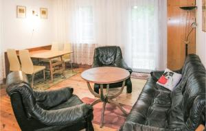 Holiday Home Murowana Goslina Wojnowko