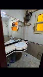 lovely 3 bedroom apartment with 2 balconies and a hot tub