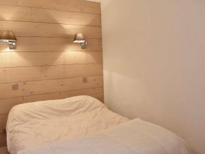 Duplex avec 4 chambres pour 10 à Méribel, proche pistes et commerces, parking inclus - FR-1-180-578