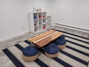 Large Vacation Home Villa- Pool, Indoor Hotub, Game Room, up to 25 guests