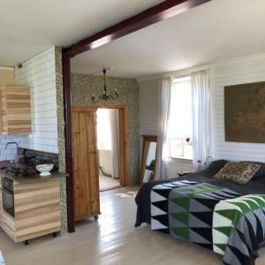 Svinaberga Skola. Eget boende i gammal skolsal.