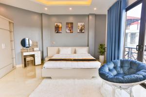 Light House & Rooftop