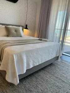 דירת סטודיו על הים בצפון תל אביב - Kfar Hanoʼar