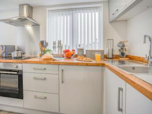 3-Bed 5-6 berth modernised bungalow!