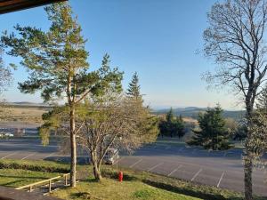 Appartements Super Besse 5/6 pers. Vue sur les monts du cantal : photos des chambres