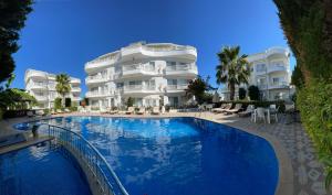 Belka Golf Residence Delux apt Poolside