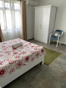 2 Bedroom Apartment in Pereybere with Private Balcony