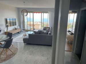 Exceptional sea view, tennis, parking, WiFi