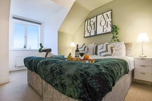 Bewdley House - 5 Bedroom 3.5 Bathroom House - Free Parking, Private Garden, Super-Fast Wifi and Smart TVs by Yoko Property