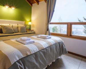 Oliver Mountain Home Green