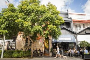 Boutique Paddington Apartment with CBD Views