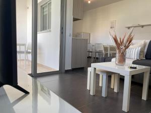 Phaedrus Living: City Center Cozy Flat Demetra 102