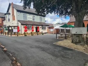 Hen House - 彭克里奇