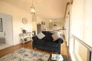 Bridgecroft Villa - French Provincial in Richmond with spa - Penna