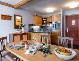 Superior Two-Bedroom Apartment - access to the outdoor pool (6 People) room in Résidence Pierre & Vacances Premium Arc 1950 Le Village