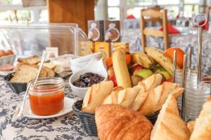 Hotels Hotel Restaurant Logis Le Tropicana : photos des chambres