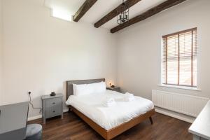 20 Hazelnut Grove Spacious Contemporary 2-Bed House in York - Pass the Keys