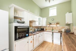 20 Hazelnut Grove Spacious Contemporary 2-Bed House in York - Pass the Keys