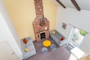 20 Hazelnut Grove Spacious Contemporary 2-Bed House in York - Pass the Keys