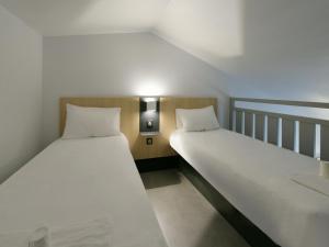 Hotels B&B HOTEL Le Mans Nord 2 : Chambre Quadruple - Non-Fumeurs