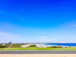 SALT @ North Beach WALLAROO (absolute beachfront) - Fishermans Bay