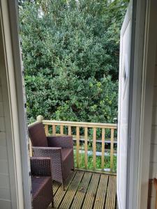 Glamping Hut - Sleeps 2 hot tub & parking