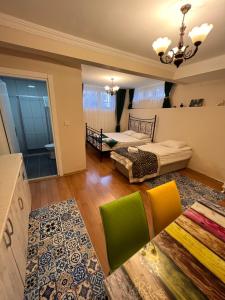 Economy Triple Room- Basement room in Stone Garden Apart