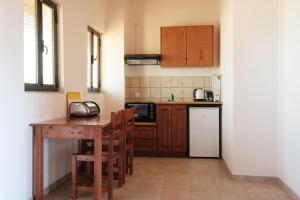 Canal D Amour by Estia