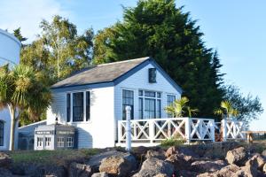The West Usk Lighthouse Lightkeepers Lodge