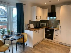 Alto - Lovely 2 Bedroom Serviced Apartment Bristol by Mint Stays