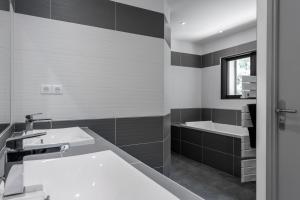 Villas VILLA KOI CASTELLET*PISCINE*SPA*SALLE DE SPORT*CINEMA* : photos des chambres