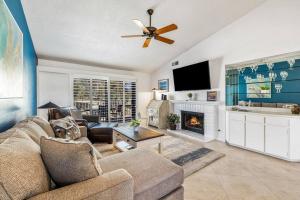 Desert Falls Resort Villa w Golf & Mountain views!