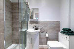 St Johns, Wakefield - Self check in & free parking