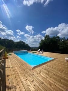 Villas Villa des Suisses avec Jacuzzi & vue sur Lac des Settons : photos des chambres