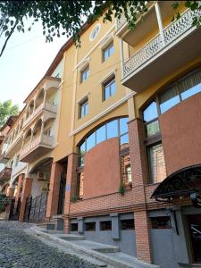 Aura Plaza Hotel